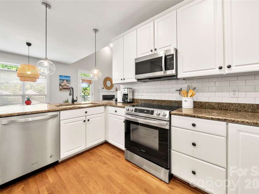 1255 Shadow Bend Drive, Tega Cay, SC 29708.  MLS# CAR4419553, YatesRealty ID 47868. 