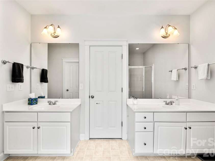 1255 Shadow Bend Drive, Tega Cay, SC 29708.  MLS# CAR4419553, YatesRealty ID 47868. 