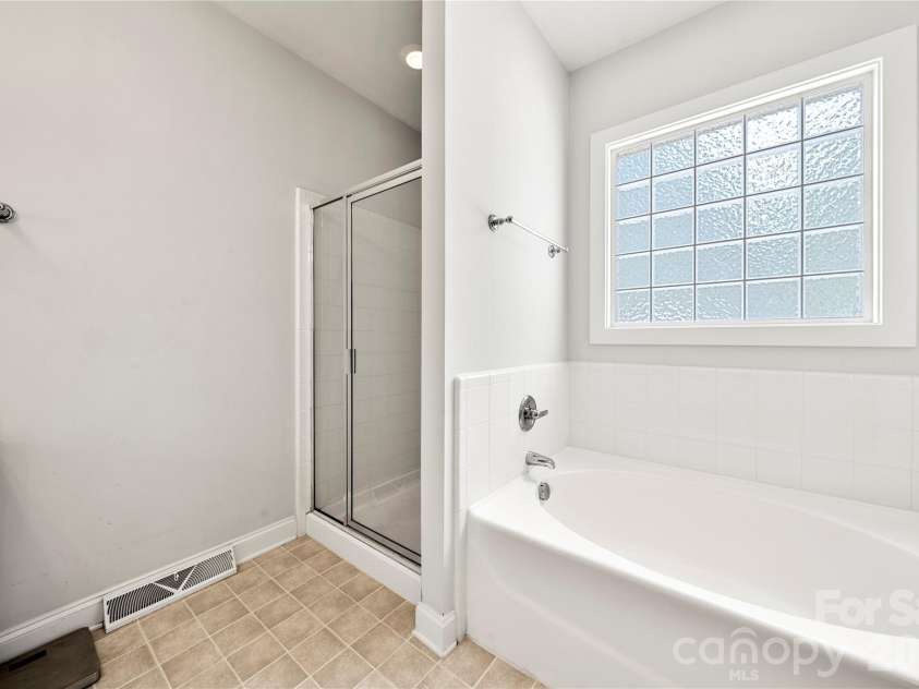 1255 Shadow Bend Drive, Tega Cay, SC 29708.  MLS# CAR4419553, YatesRealty ID 47868. 
