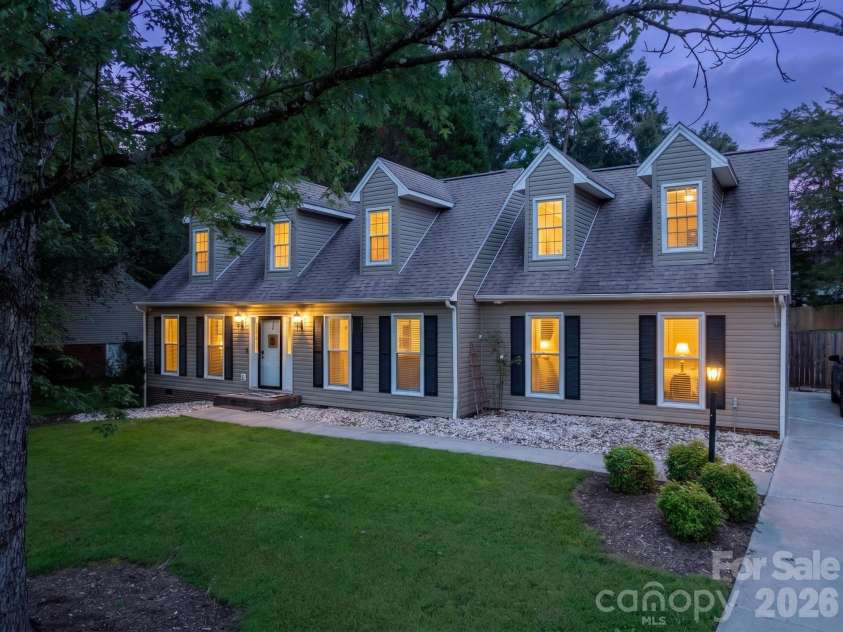 922 Plantation Drive, Lenoir, NC 28645.  MLS# CAR4419615, YatesRealty ID 47869. 