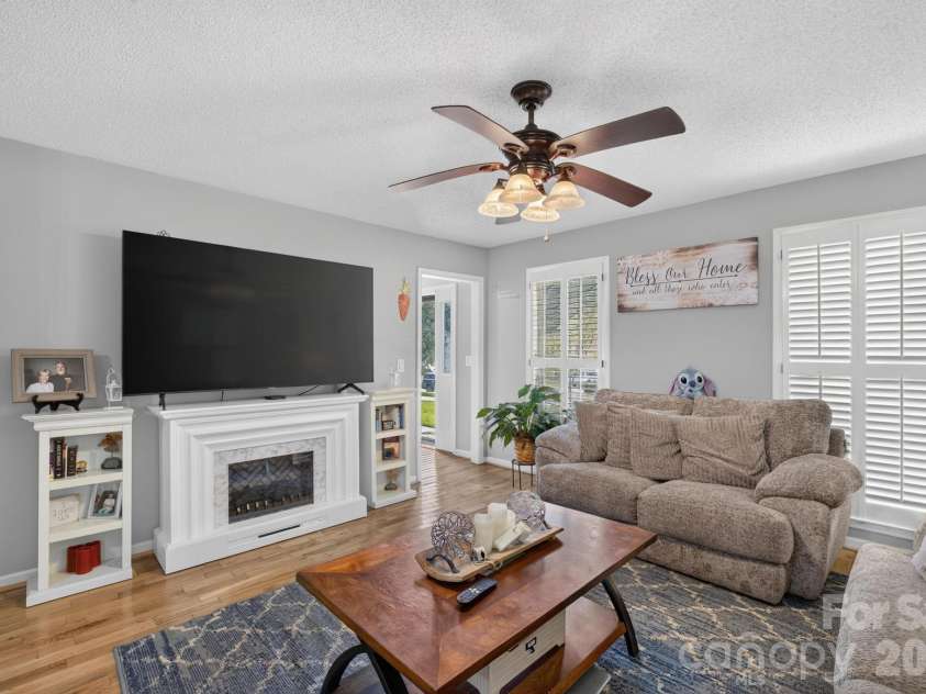 922 Plantation Drive, Lenoir, NC 28645.  MLS# CAR4419615, YatesRealty ID 47869. 