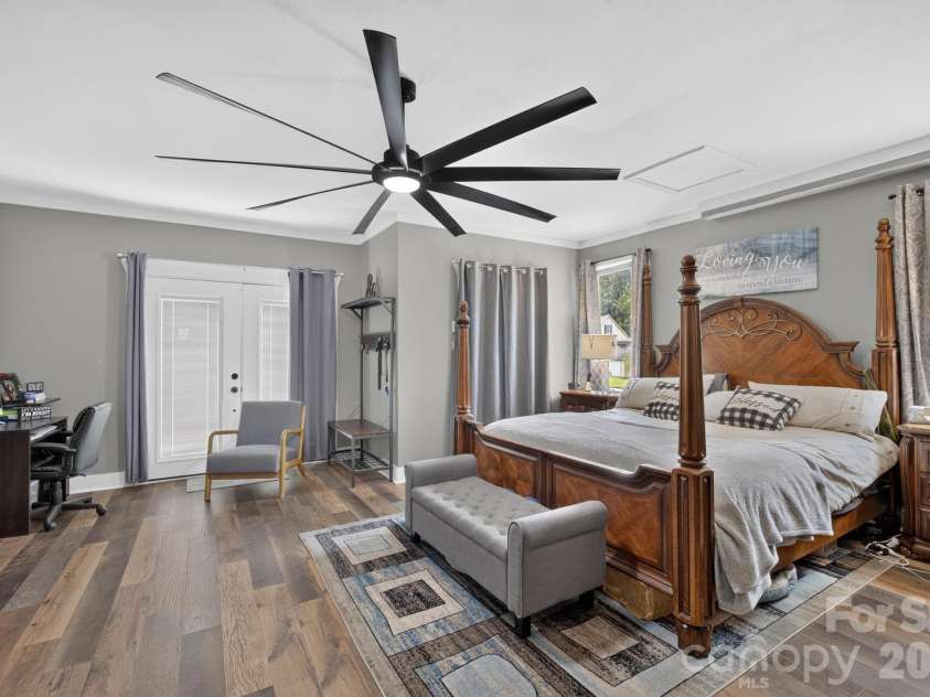 922 Plantation Drive, Lenoir, NC 28645.  MLS# CAR4419615, YatesRealty ID 47869. 