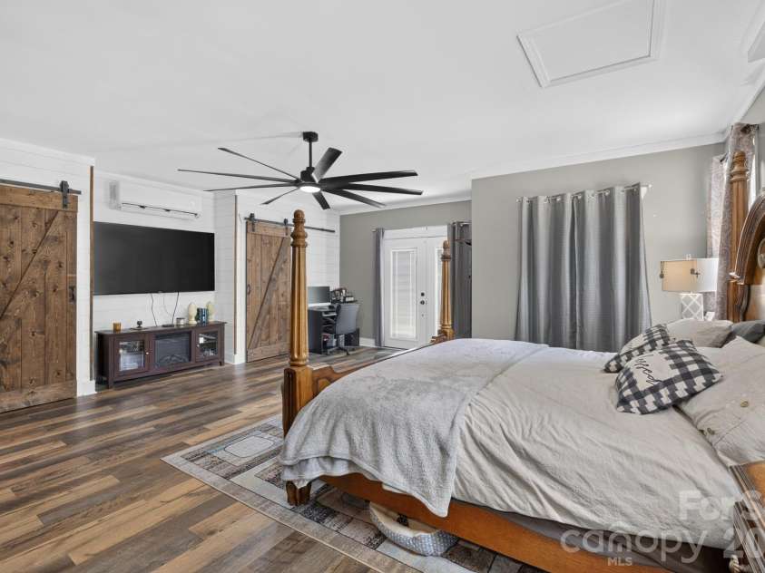 922 Plantation Drive, Lenoir, NC 28645.  MLS# CAR4419615, YatesRealty ID 47869. 