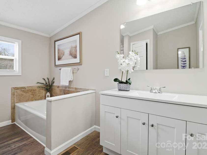 2501 Swanson Road, Crouse, NC 28033.  MLS# CAR4332469, YatesRealty ID 4787. Primary Bathroom Soaking tub