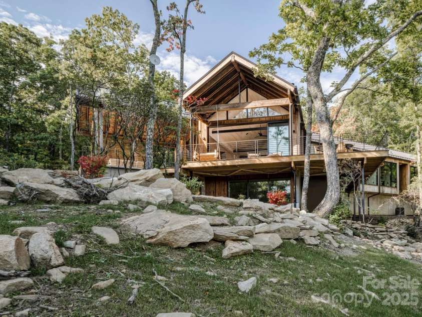 6 Oak Ridge Trail, Black Mountain, NC 28711.  MLS# CAR4205429, YatesRealty ID 4787. 