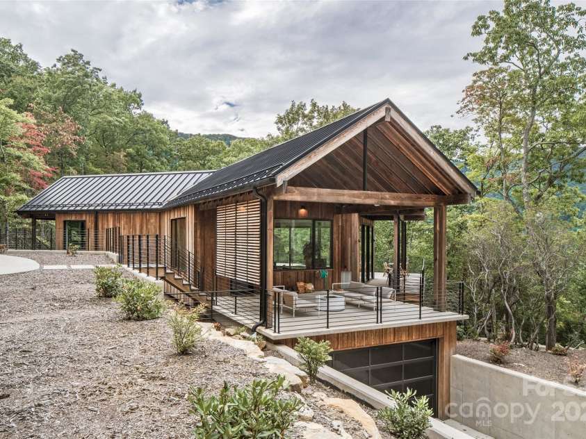 6 Oak Ridge Trail, Black Mountain, NC 28711.  MLS# CAR4205429, YatesRealty ID 4787. 