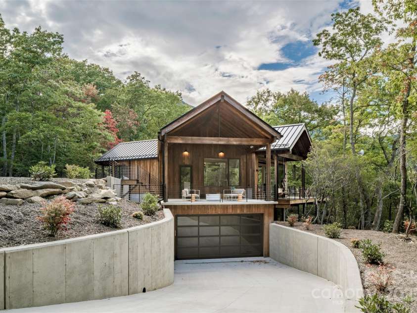 6 Oak Ridge Trail, Black Mountain, NC 28711.  MLS# CAR4205429, YatesRealty ID 4787. 