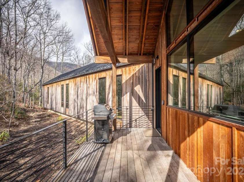 6 Oak Ridge Trail, Black Mountain, NC 28711.  MLS# CAR4205429, YatesRealty ID 4787. 