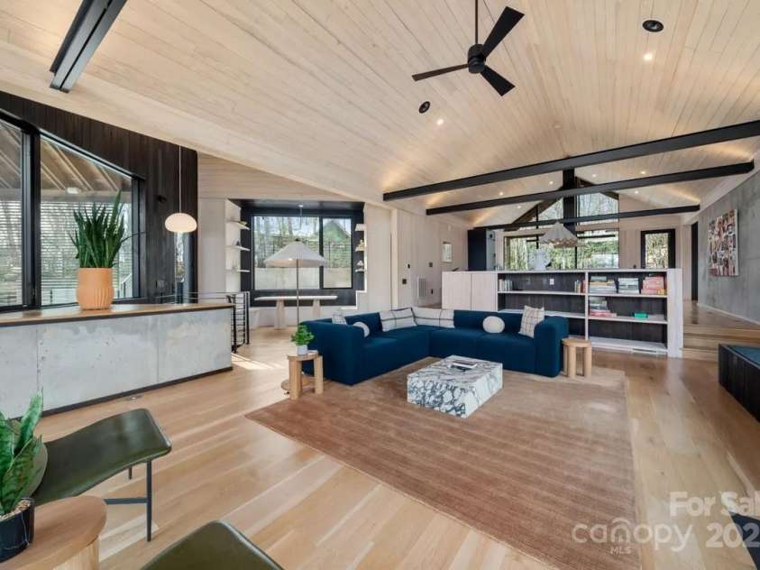 6 Oak Ridge Trail, Black Mountain, NC 28711.  MLS# CAR4205429, YatesRealty ID 4787. 