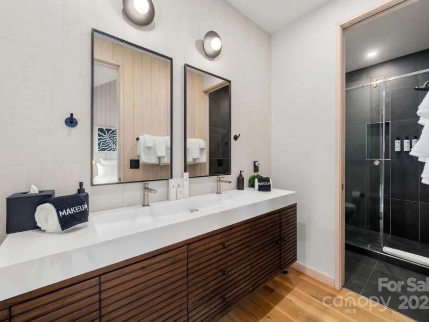 6 Oak Ridge Trail, Black Mountain, NC 28711.  MLS# CAR4205429, YatesRealty ID 4787. 