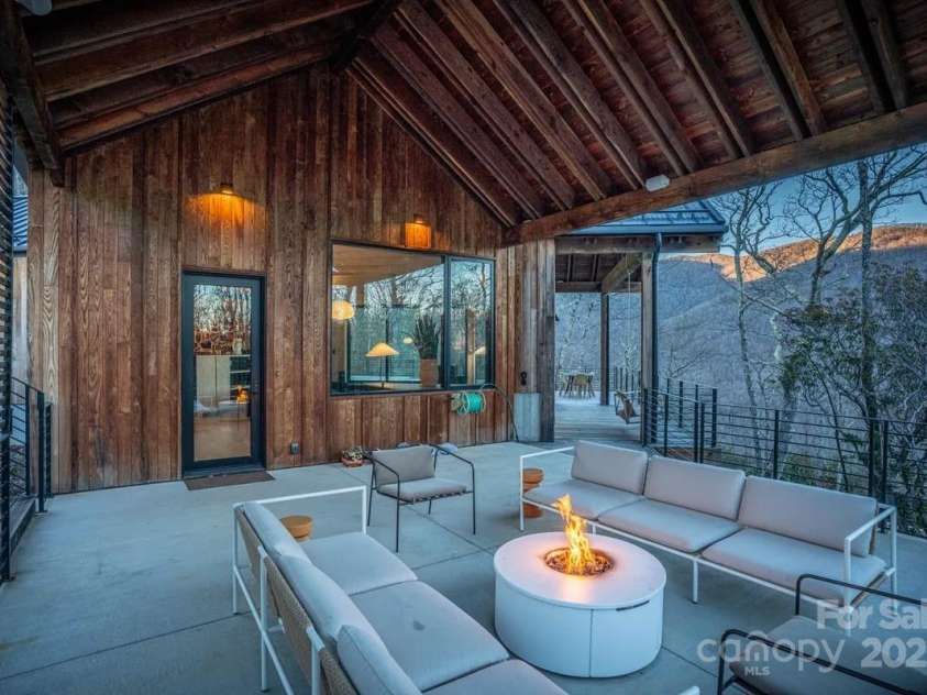 6 Oak Ridge Trail, Black Mountain, NC 28711.  MLS# CAR4205429, YatesRealty ID 4787. 