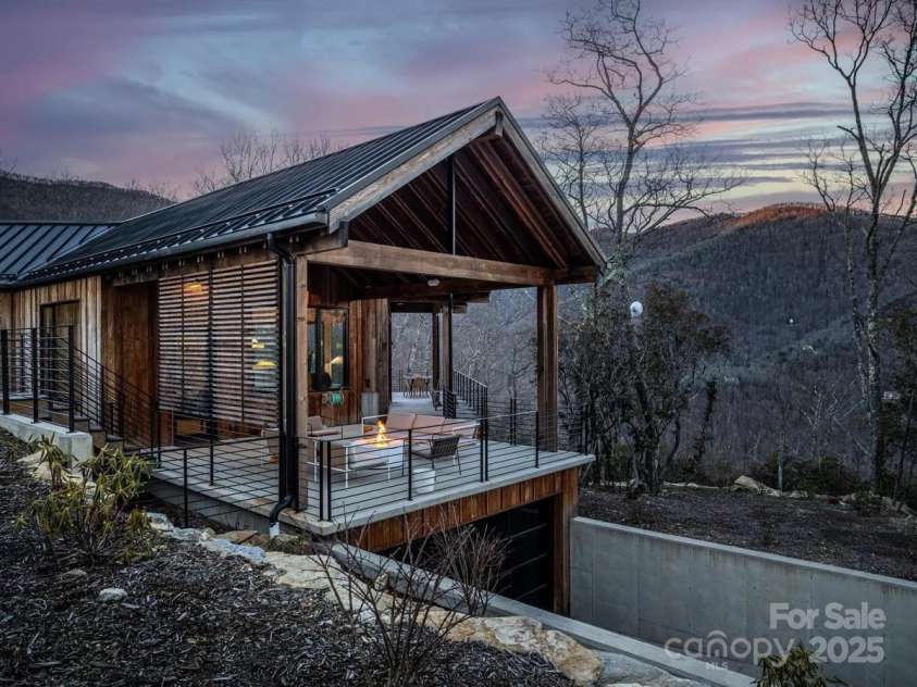 6 Oak Ridge Trail, Black Mountain, NC 28711.  MLS# CAR4205429, YatesRealty ID 4787. 