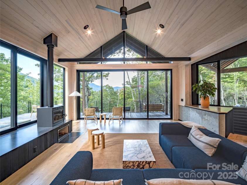 6 Oak Ridge Trail, Black Mountain, NC 28711.  MLS# CAR4205429, YatesRealty ID 4787. 