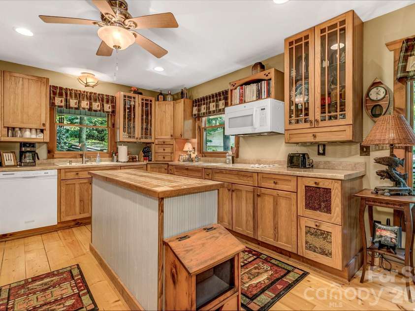 779 Thissa Way, Brevard, NC 28712.  MLS# CAR4416210, YatesRealty ID 47872. 