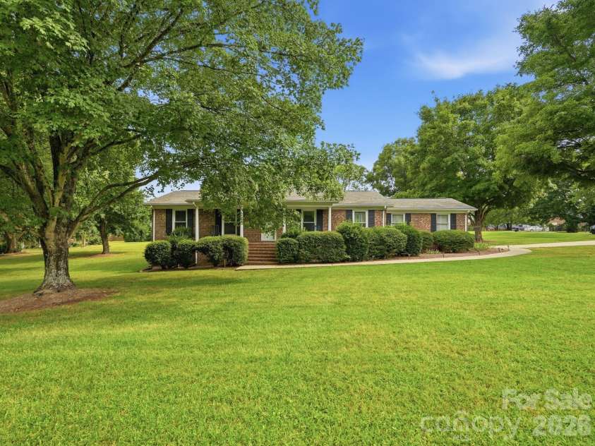 1807 Alamance Drive, Concord, NC 28027.  MLS# CAR4418991, YatesRealty ID 47875. 