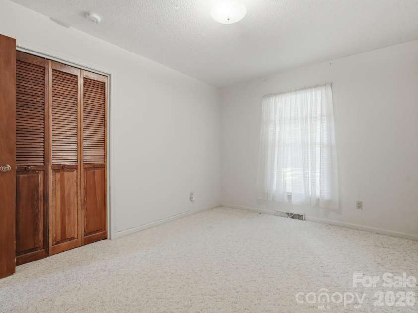 1807 Alamance Drive, Concord, NC 28027.  MLS# CAR4418991, YatesRealty ID 47875. 