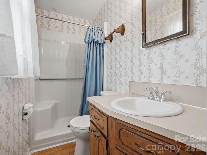 1807 Alamance Drive, Concord, NC 28027.  MLS# CAR4418991, YatesRealty ID 47875. 