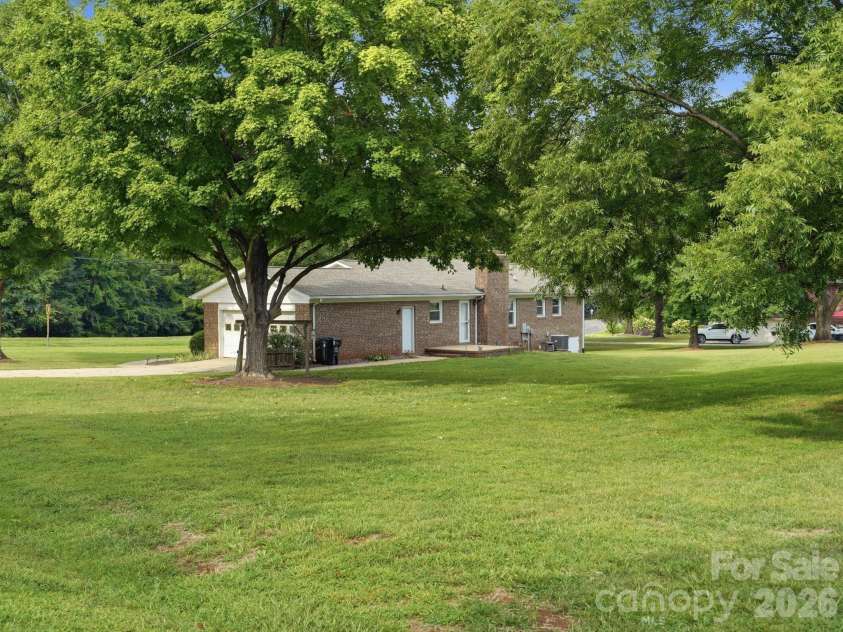 1807 Alamance Drive, Concord, NC 28027.  MLS# CAR4418991, YatesRealty ID 47875. 