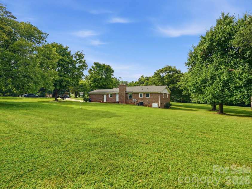 1807 Alamance Drive, Concord, NC 28027.  MLS# CAR4418991, YatesRealty ID 47875. 