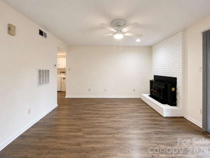 7220 Winery Lane, Charlotte, NC 28227.  MLS# CAR4418792, YatesRealty ID 47876. 