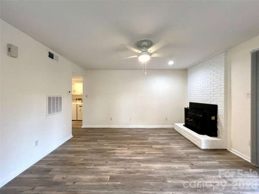 7220 Winery Lane, Charlotte, NC 28227.  MLS# CAR4418792, YatesRealty ID 47876. F2