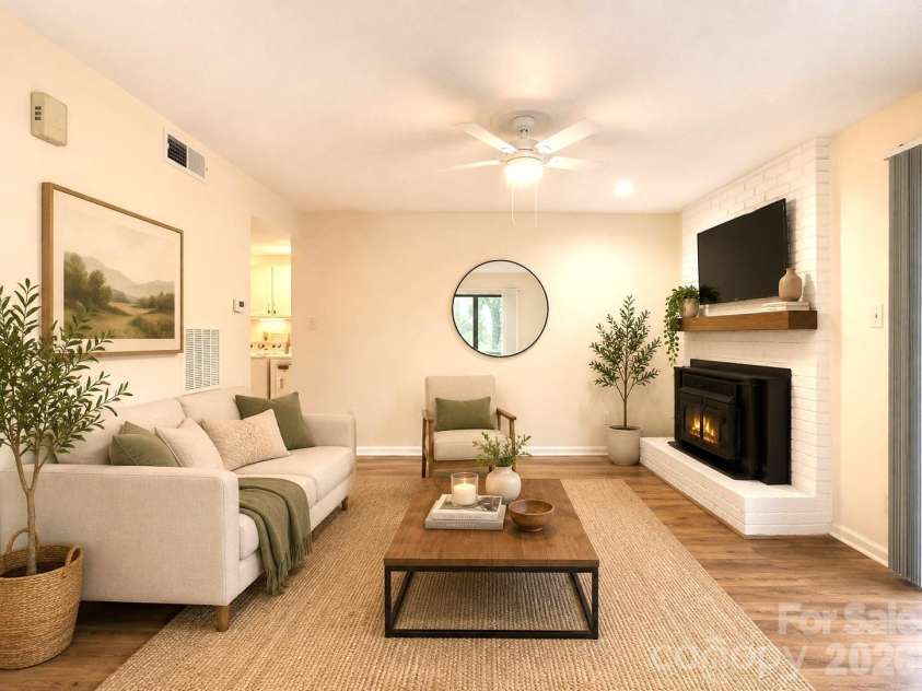 7220 Winery Lane, Charlotte, NC 28227.  MLS# CAR4418792, YatesRealty ID 47876. Family Room