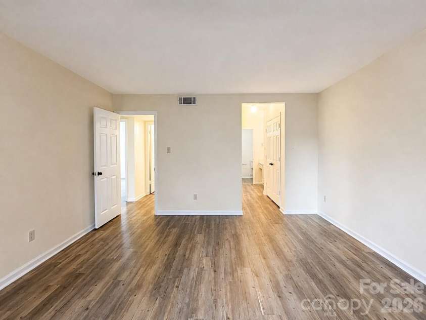 7220 Winery Lane, Charlotte, NC 28227.  MLS# CAR4418792, YatesRealty ID 47876. P BR2