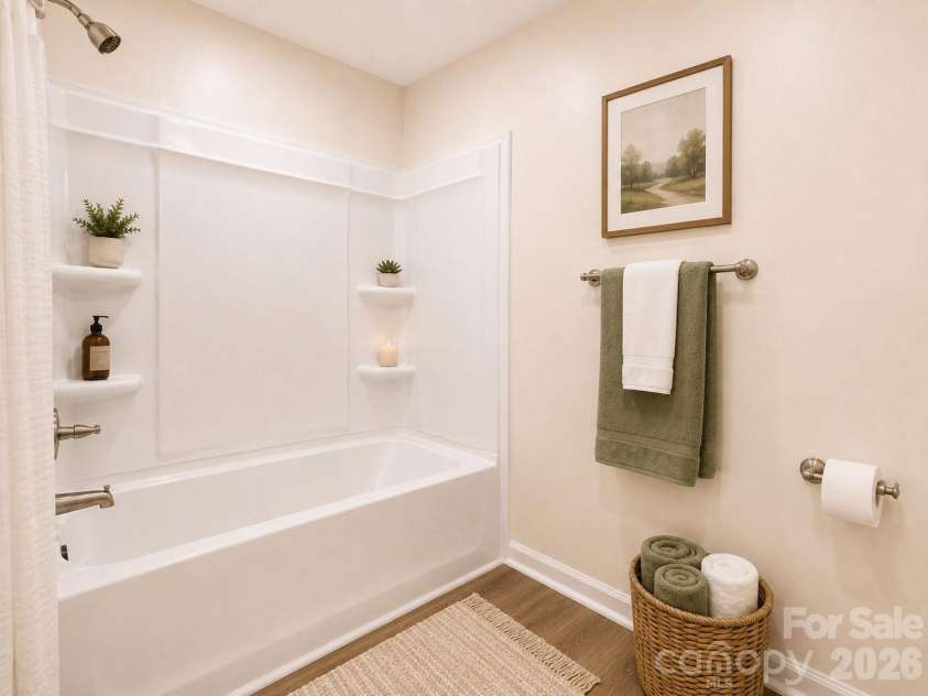 7220 Winery Lane, Charlotte, NC 28227.  MLS# CAR4418792, YatesRealty ID 47876. Primary Bath #2