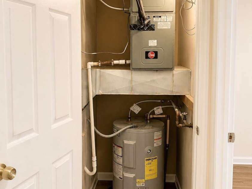 7220 Winery Lane, Charlotte, NC 28227.  MLS# CAR4418792, YatesRealty ID 47876. Utilities Closet
