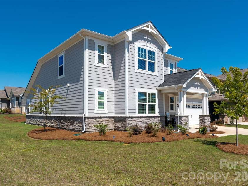 2538 Crimson Way, Monroe, NC 28112.  MLS# CAR4418315, YatesRealty ID 47877. Beautiful 4 Bedrooms and 3 full baths  PLUS LOFT  (Primary and a secondary BR on the main)