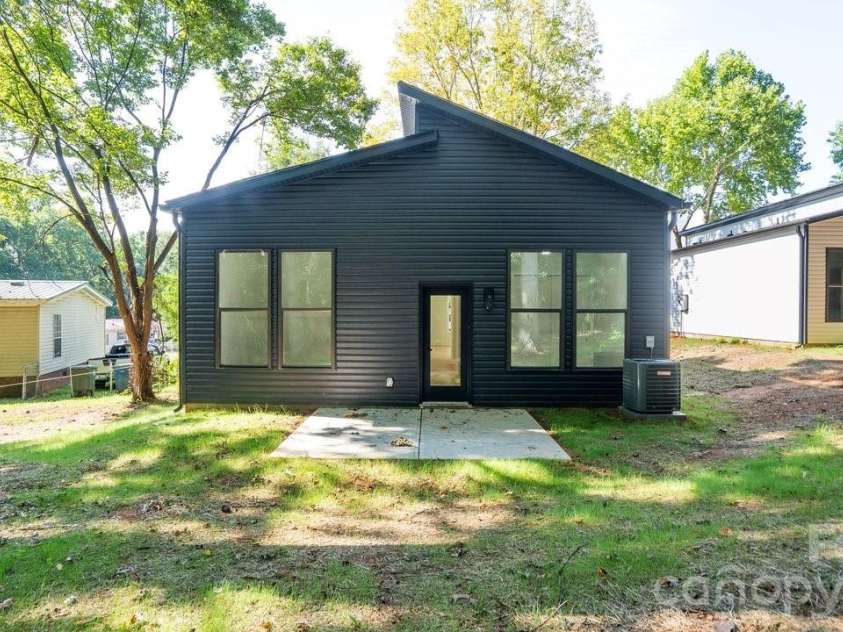 146 Norris Drive, Salisbury, NC 28147.  MLS# CAR4417446, YatesRealty ID 47882. 