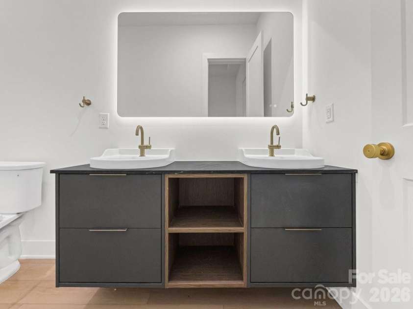 146 Norris Drive, Salisbury, NC 28147.  MLS# CAR4417446, YatesRealty ID 47882. Primary En-Suite Bathroom