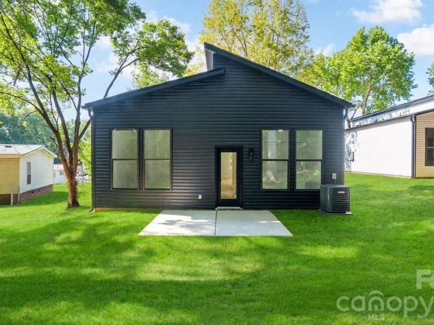 146 Norris Drive, Salisbury, NC 28147.  MLS# CAR4417446, YatesRealty ID 47882. Virtually Edited