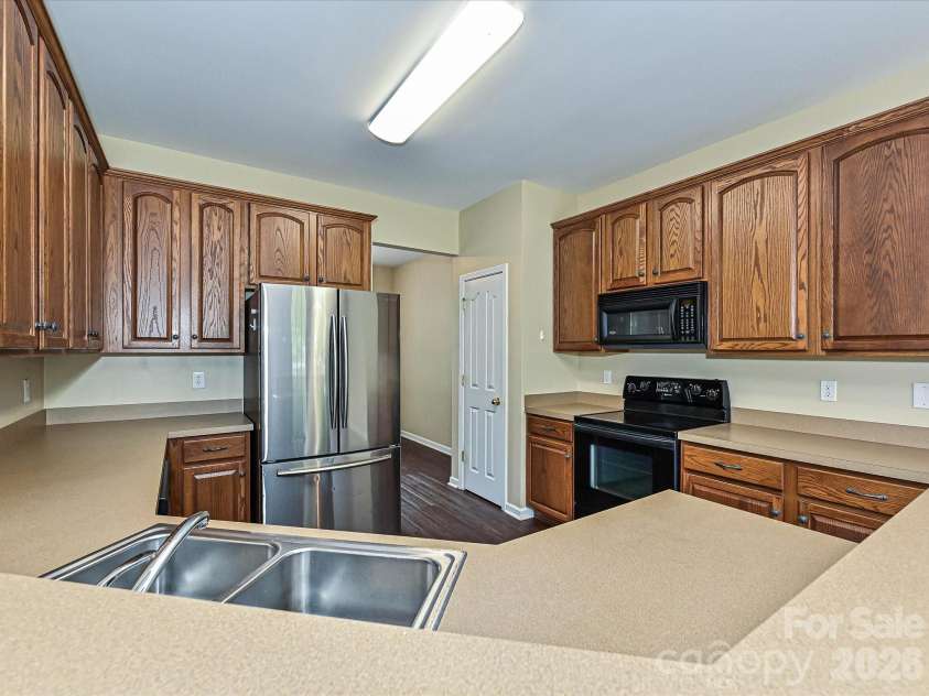 4708 Sandtyn Drive, Waxhaw, NC 28173.  MLS# CAR4419750, YatesRealty ID 47883. 