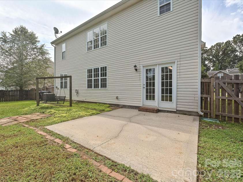 4708 Sandtyn Drive, Waxhaw, NC 28173.  MLS# CAR4419750, YatesRealty ID 47883. 