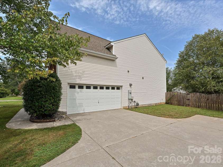4708 Sandtyn Drive, Waxhaw, NC 28173.  MLS# CAR4419750, YatesRealty ID 47883. 