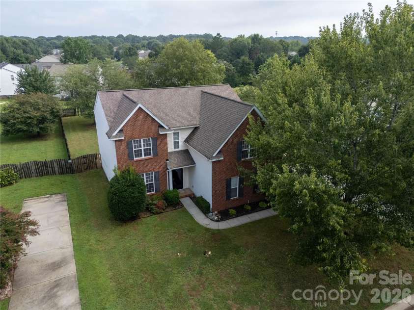 4708 Sandtyn Drive, Waxhaw, NC 28173.  MLS# CAR4419750, YatesRealty ID 47883. 