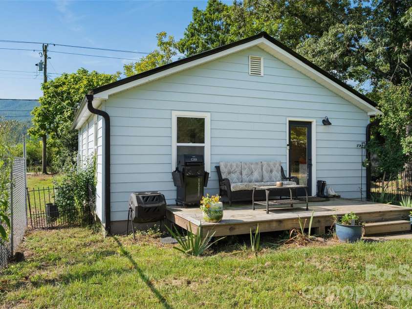 1042 Old US 70 Hwy Highway, Black Mountain, NC 28711.  MLS# CAR4418866, YatesRealty ID 47884. 