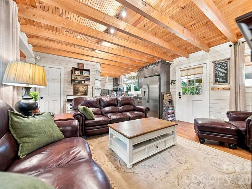 1068 5th Avenue Court, Hickory, NC 28601.  MLS# CAR4418564, YatesRealty ID 47888. 