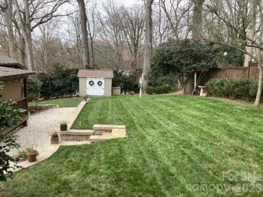1068 5th Avenue Court, Hickory, NC 28601.  MLS# CAR4418564, YatesRealty ID 47888. 