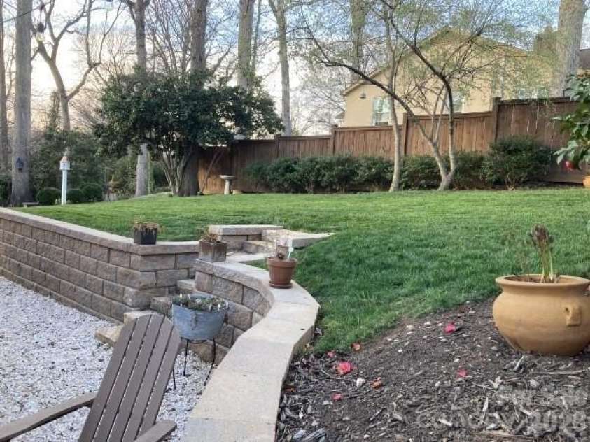 1068 5th Avenue Court, Hickory, NC 28601.  MLS# CAR4418564, YatesRealty ID 47888. 