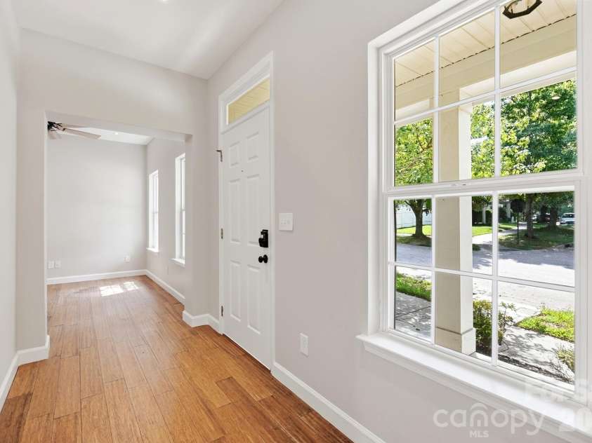11402 Heritage Green Drive, Cornelius, NC 28031.  MLS# CAR4413381, YatesRealty ID 47889. Foyer