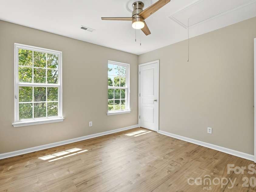 11402 Heritage Green Drive, Cornelius, NC 28031.  MLS# CAR4413381, YatesRealty ID 47889. Guest Room #1