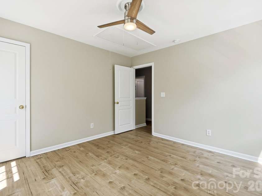 11402 Heritage Green Drive, Cornelius, NC 28031.  MLS# CAR4413381, YatesRealty ID 47889. Guest Room #1