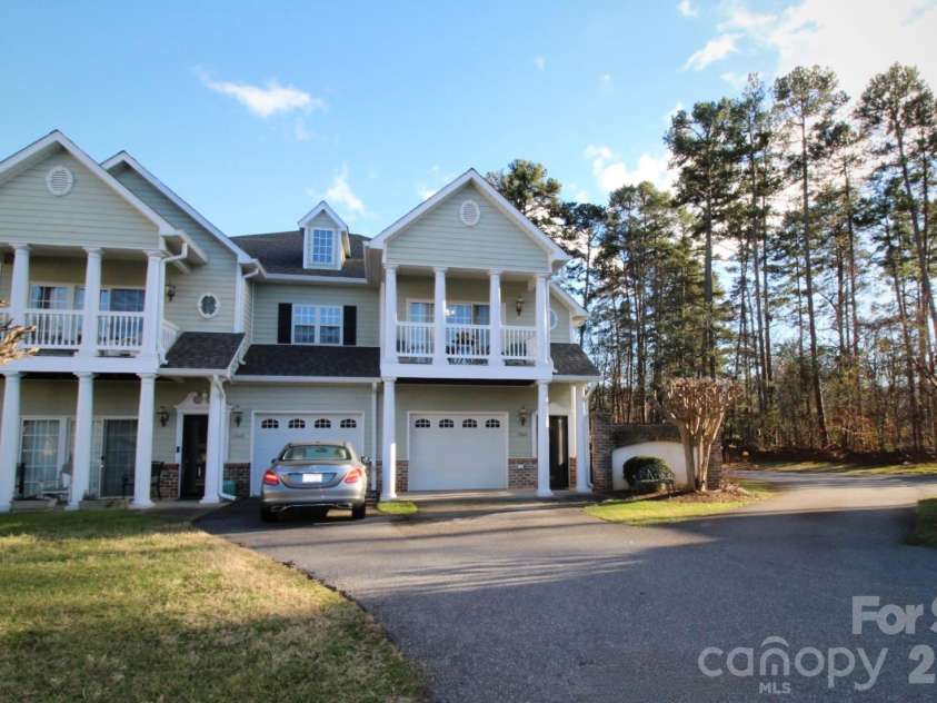 1364 21st Avenue, Hickory, NC 28601.  MLS# CAR4335638, YatesRealty ID 4789. 