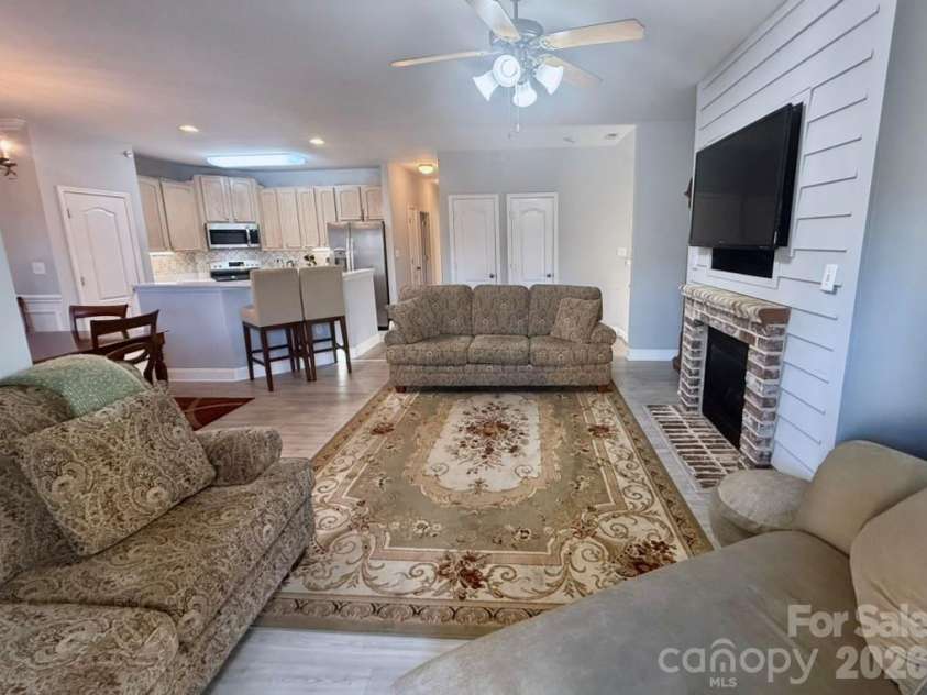 1364 21st Avenue, Hickory, NC 28601.  MLS# CAR4335638, YatesRealty ID 4789. 