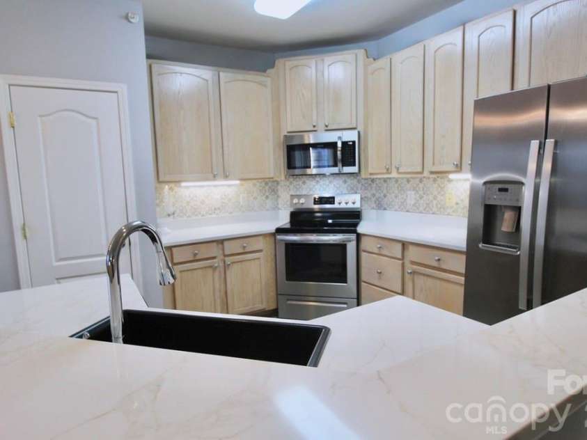 1364 21st Avenue, Hickory, NC 28601.  MLS# CAR4335638, YatesRealty ID 4789. 