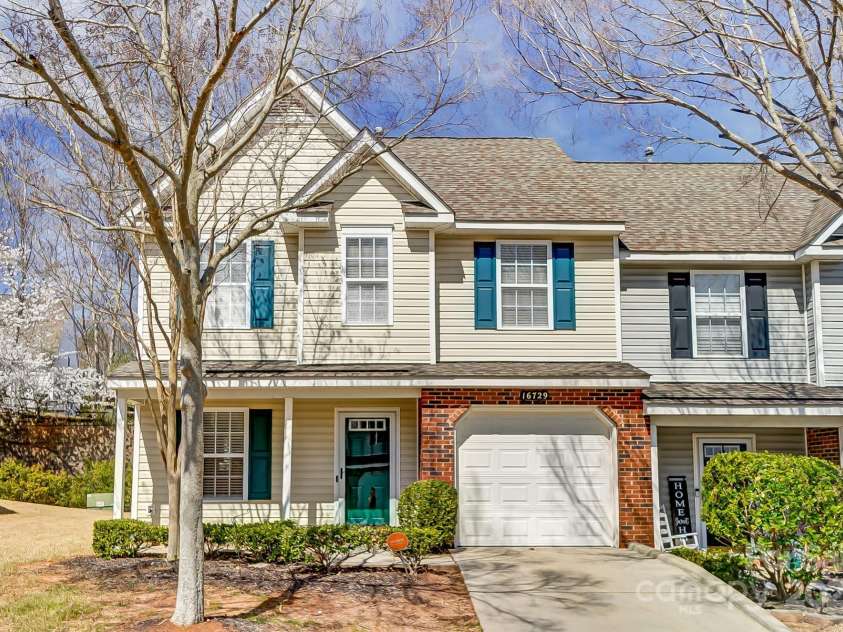 16729 Timber Crossing Road, Charlotte, NC 28213.  MLS# CAR4237038, YatesRealty ID 4789. 