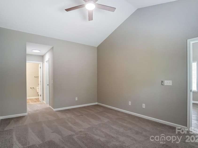 16729 Timber Crossing Road, Charlotte, NC 28213.  MLS# CAR4237038, YatesRealty ID 4789. 