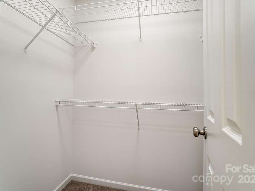 16729 Timber Crossing Road, Charlotte, NC 28213.  MLS# CAR4237038, YatesRealty ID 4789. 